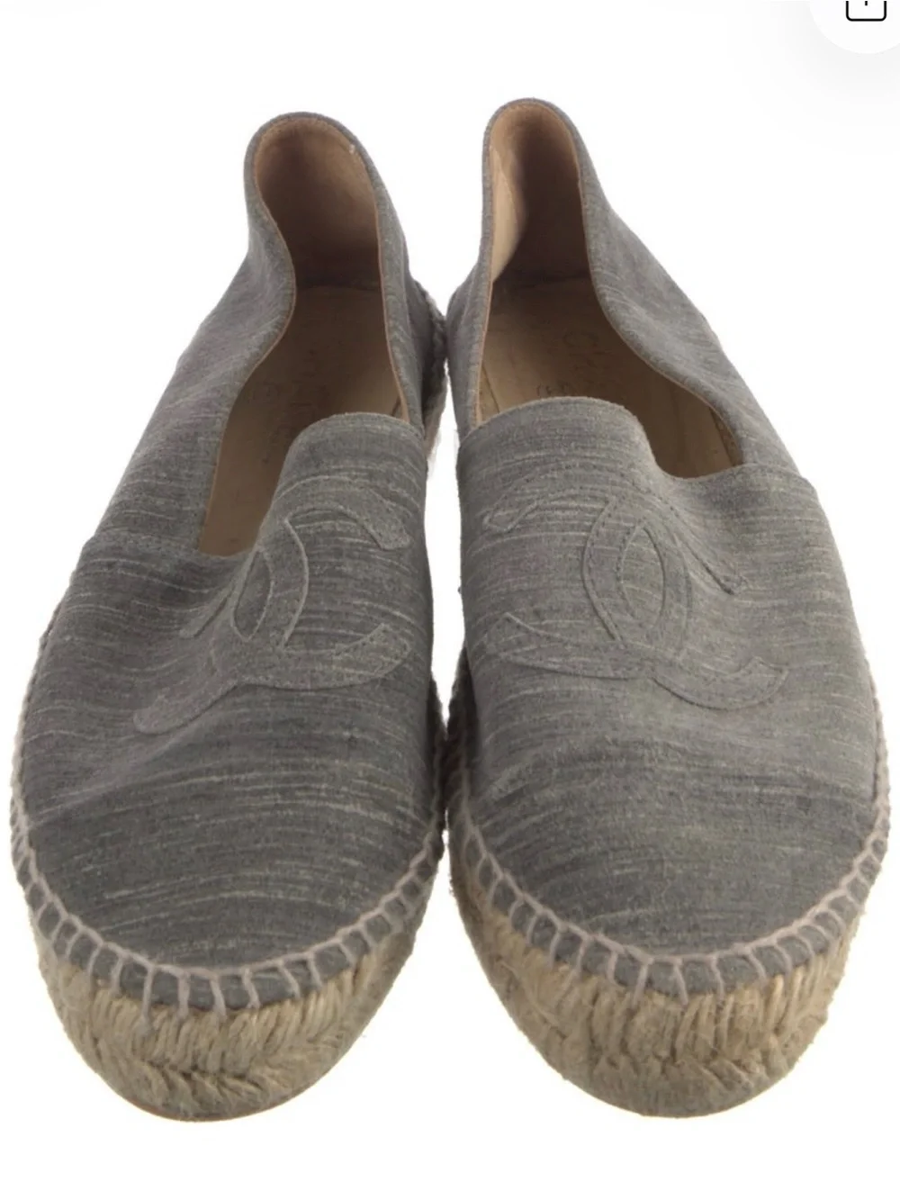 CHANEL Gray Canvas CC Espadrille Flats Shoes Size 40 Authentic